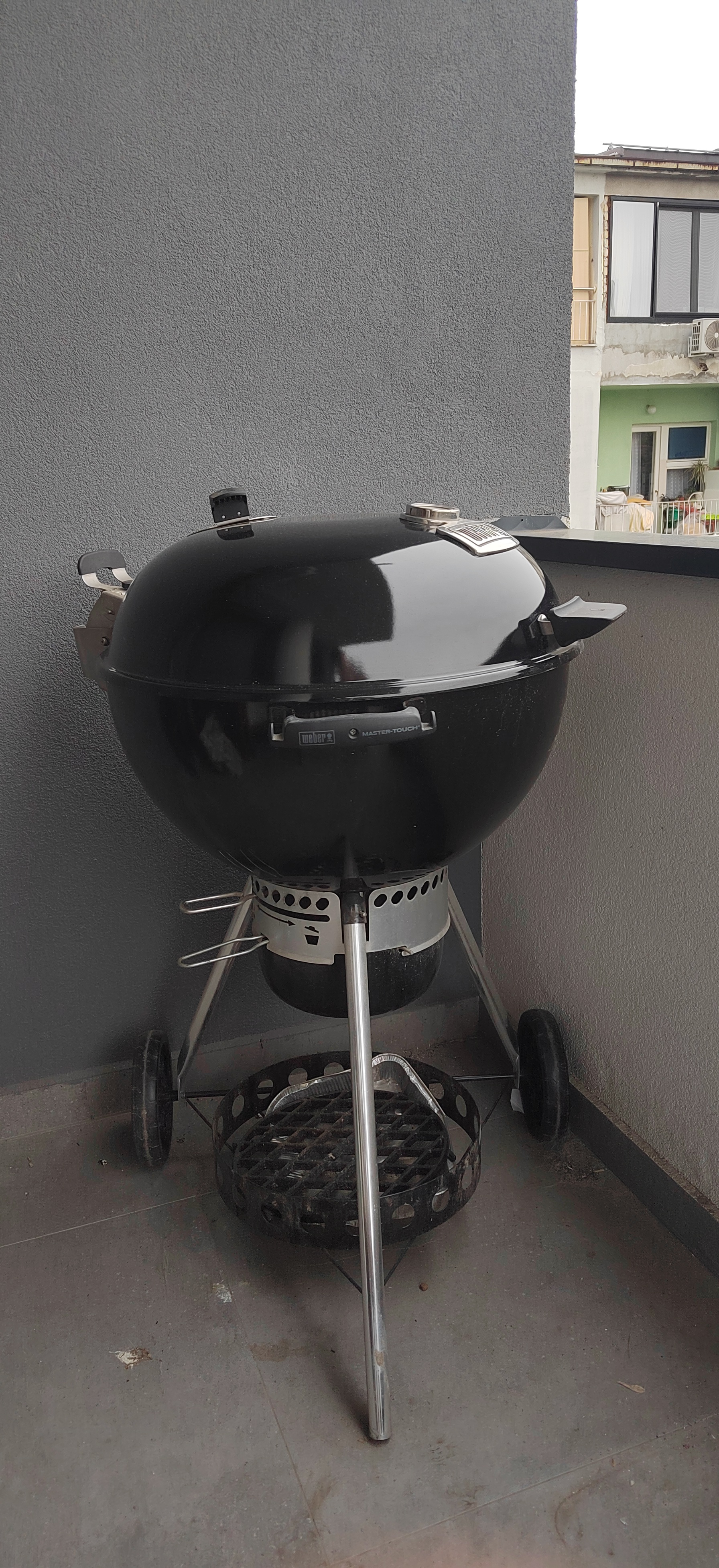 Weber Master Touch 57